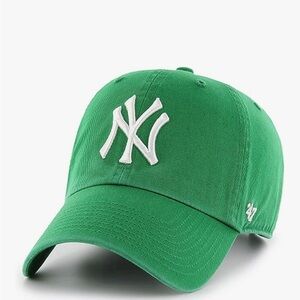 New York Yankees Kelly Green Baseball Cap with White Logo